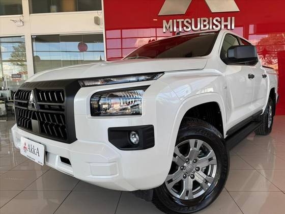 MITSUBISHI TRITON 2.4 BITURBO DIESEL CD GLS 4X4 AUTOMÁTICO MITSUBISHI TRITON 2.4 BITURBO DIESEL CD GLS 4X4 AUTOMÁTICO